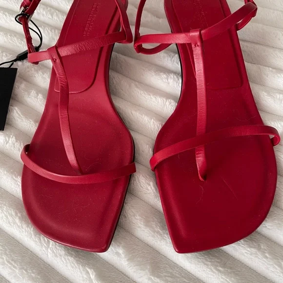 Massimo Dutti Limited Edition Red Leather Sandal - Picture 5 of 8